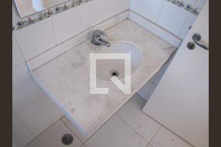 Casa à venda com 272m², 3 quartos e 2 vagasBanheiro da Suíte 2