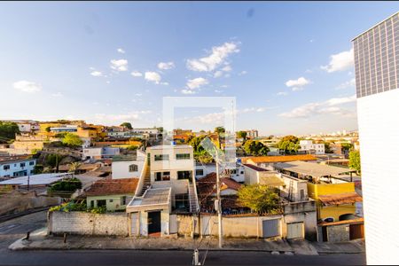 Vista de apartamento à venda com 2 quartos, 120m² em João Pinheiro, Belo Horizonte