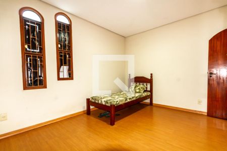 Casa à venda com 303m², 4 quartos e 2 vagasQuarto 5