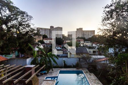 Casa à venda com 303m², 4 quartos e 2 vagasVista