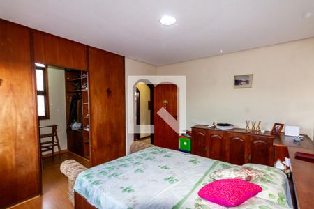 Casa à venda com 303m², 4 quartos e 2 vagasQuarto 2