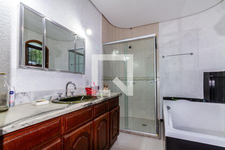 Casa à venda com 303m², 4 quartos e 2 vagasBanheiro 1