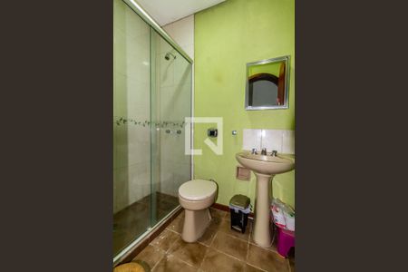 Casa à venda com 303m², 4 quartos e 2 vagasBanheiro 3