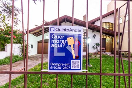 Casa à venda com 303m², 4 quartos e 2 vagasPlaquinha 