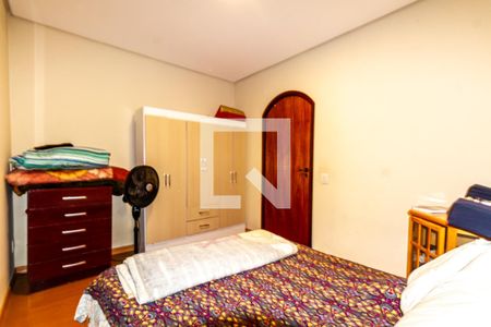 Casa à venda com 303m², 4 quartos e 2 vagasQuarto 4