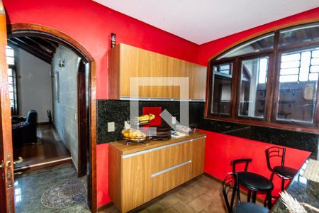 Casa à venda com 303m², 4 quartos e 2 vagasCozinha