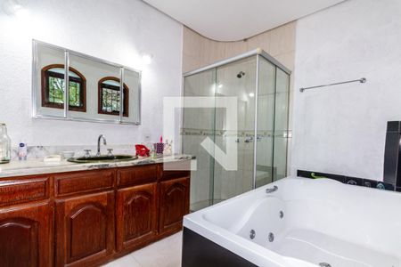 Casa à venda com 303m², 4 quartos e 2 vagasBanheiro 1