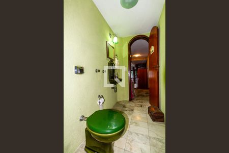 Casa à venda com 303m², 4 quartos e 2 vagasLavabo