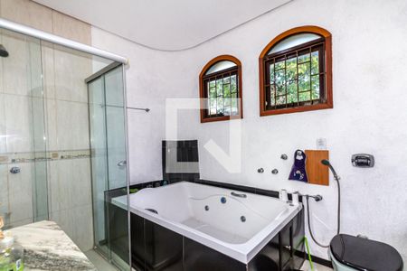 Casa à venda com 303m², 4 quartos e 2 vagasBanheiro 1