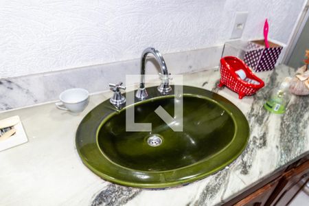 Casa à venda com 303m², 4 quartos e 2 vagasBanheiro 1