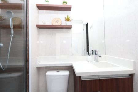 Apartamento à venda com 65m², 2 quartos e 1 vaga Apartamento à venda com 65m², 2 quartos e 1 vagaBanheiro da Suíte