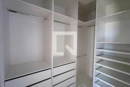 Casa de condomínio à venda com 282m², 4 quartos e 4 vagasCloset da Suíte