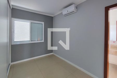 Casa de condomínio à venda com 282m², 4 quartos e 4 vagasQuarto Suíte 2