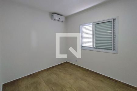 Casa de condomínio à venda com 282m², 4 quartos e 4 vagasQuarto 4