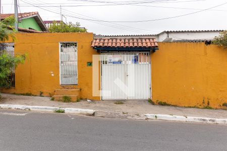 Casa à venda com 250m², 2 quartos e 1 vaga Casa à venda com 250m², 2 quartos e 1 vagaFachada