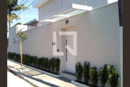 Casa para alugar com 360m², 4 quartos e 3 vagas Casa para alugar com 360m², 4 quartos e 3 vagasFachada