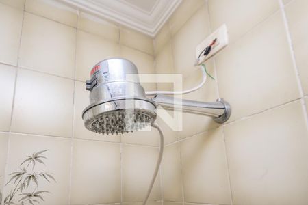 Banheiro de apartamento à venda com 2 quartos, 57m² em Santa Ifigênia, São Paulo