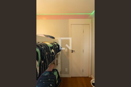 Quarto de apartamento à venda com 3 quartos, 67m² em Vila Curuca, Santo André