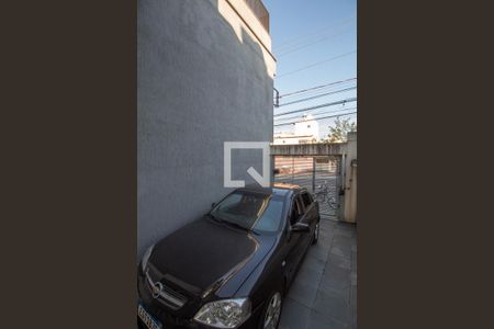 Garagem de casa à venda com 2 quartos, 80m² em Vila Bancaria, São Paulo