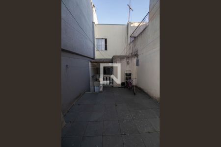 Quintal de casa à venda com 2 quartos, 80m² em Vila Bancaria, São Paulo