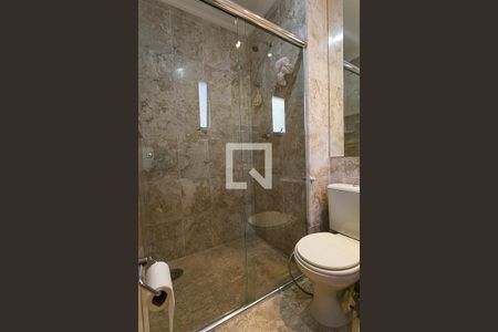 Apartamento à venda com 135m², 4 quartos e 3 vagasBanheiro da Suíte 1