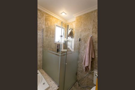 Apartamento à venda com 135m², 4 quartos e 3 vagasBanheiro da Suíte 2