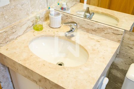 Apartamento à venda com 135m², 4 quartos e 3 vagasBanheiro