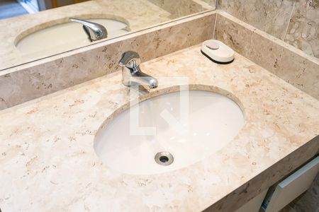 Apartamento à venda com 135m², 4 quartos e 3 vagasBanheiro da Suíte 1