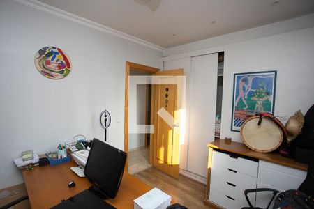 Apartamento à venda com 135m², 4 quartos e 3 vagasEscritório