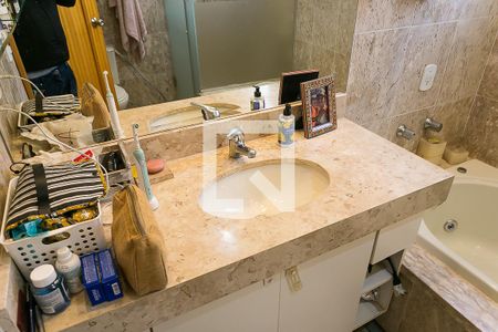 Apartamento à venda com 135m², 4 quartos e 3 vagasBanheiro da Suíte 2