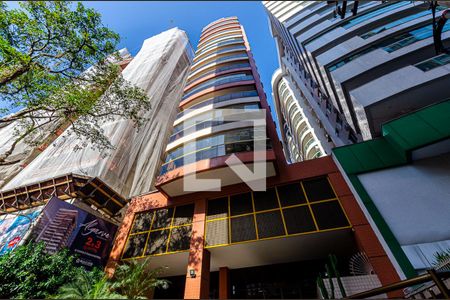 Apartamento para alugar com 80m², 2 quartos e 2 vagas Apartamento para alugar com 80m², 2 quartos e 2 vagasEntrada