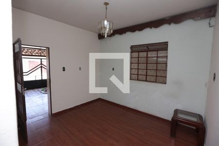 Sala de casa à venda com 3 quartos, 180m² em Eldorado, Contagem
