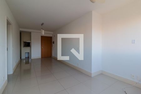 Sala de apartamento para alugar com 3 quartos, 85m² em Partenon, Porto Alegre