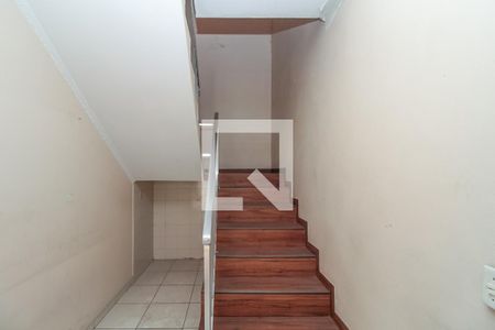 Escada de casa à venda com 3 quartos, 300m² em Vila Paulo Silas, São Paulo