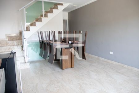 Sala de casa à venda com 3 quartos, 140m² em Vila Rosa, São Paulo