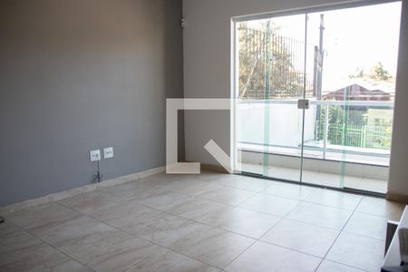 Sala de casa à venda com 3 quartos, 140m² em Vila Rosa, São Paulo