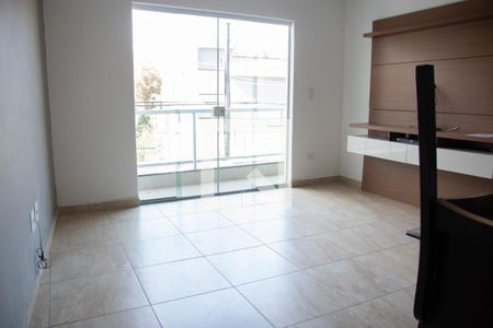 Sala de casa à venda com 3 quartos, 140m² em Vila Rosa, São Paulo