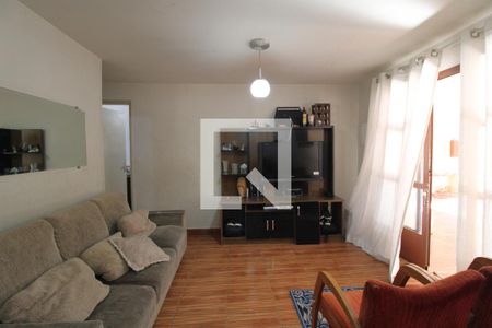 Sala de casa à venda com 3 quartos, 160m² em Parque Residencial Julia, São Paulo