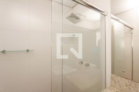Banheiro suite 1 de apartamento à venda com 3 quartos, 109m² em Higienópolis, Porto Alegre
