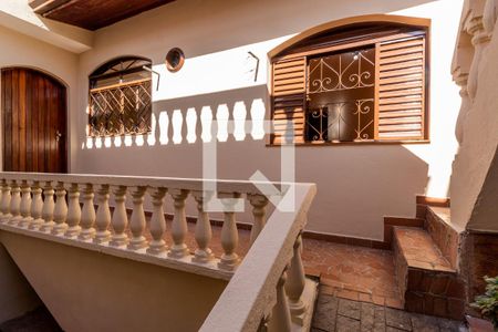 Casa à venda com 160m², 3 quartos e 2 vagas Casa à venda com 160m², 3 quartos e 2 vagasCorredor