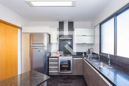 Apartamento à venda com 127m², 4 quartos e 3 vagasCozinha