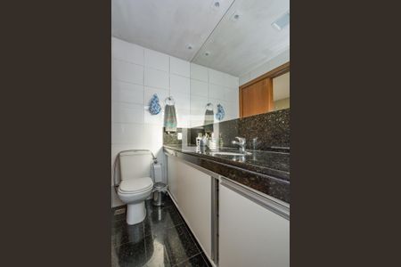 Apartamento à venda com 127m², 4 quartos e 3 vagasBanheiro da Suíte