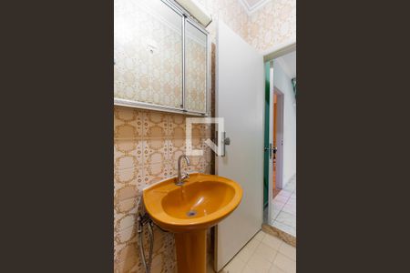 Lavabo de casa para alugar com 3 quartos, 150m² em Vila Carmem, São Paulo