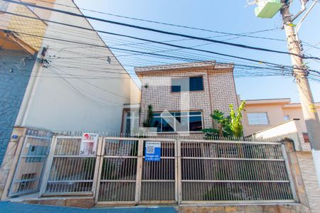 Casa para alugar com 150m², 3 quartos e 5 vagasFachada
