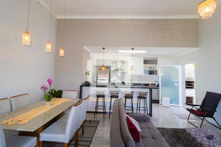 Sala/Cozinha de casa à venda com 5 quartos, 200m² em Igara, Canoas