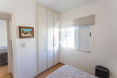 Apartamento à venda com 140m², 3 quartos e 2 vagasQuarto 2