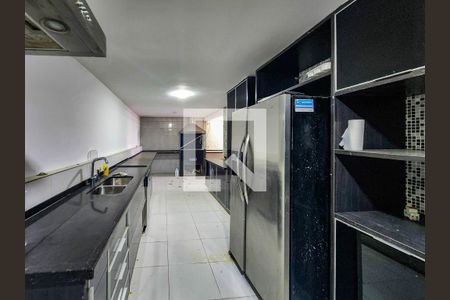 Casa de condomínio para alugar com 320m², 5 quartos e 2 vagasCozinha