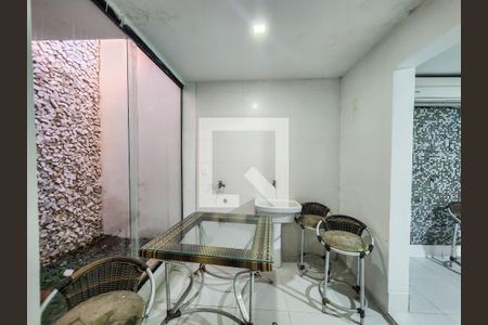 Casa de condomínio para alugar com 320m², 5 quartos e 2 vagasCozinha