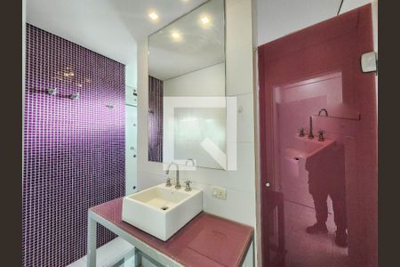 Casa de condomínio para alugar com 320m², 5 quartos e 2 vagasQuarto 3 suite 