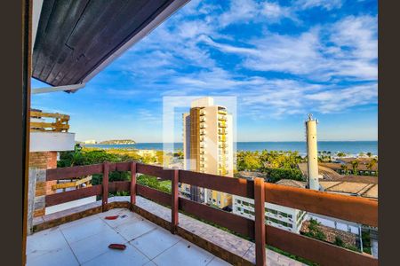 Casa de condomínio para alugar com 320m², 5 quartos e 2 vagasQuarto 4 sacada